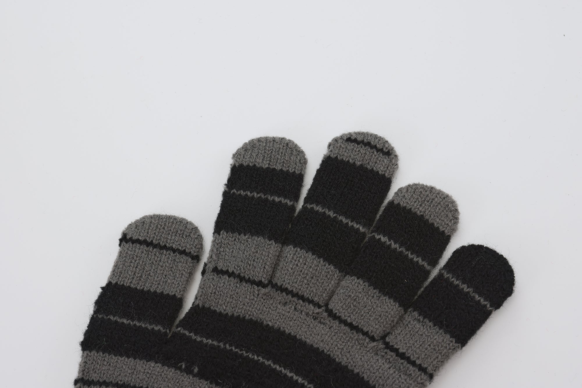 FB County Charlie Brown Knitted Gloves