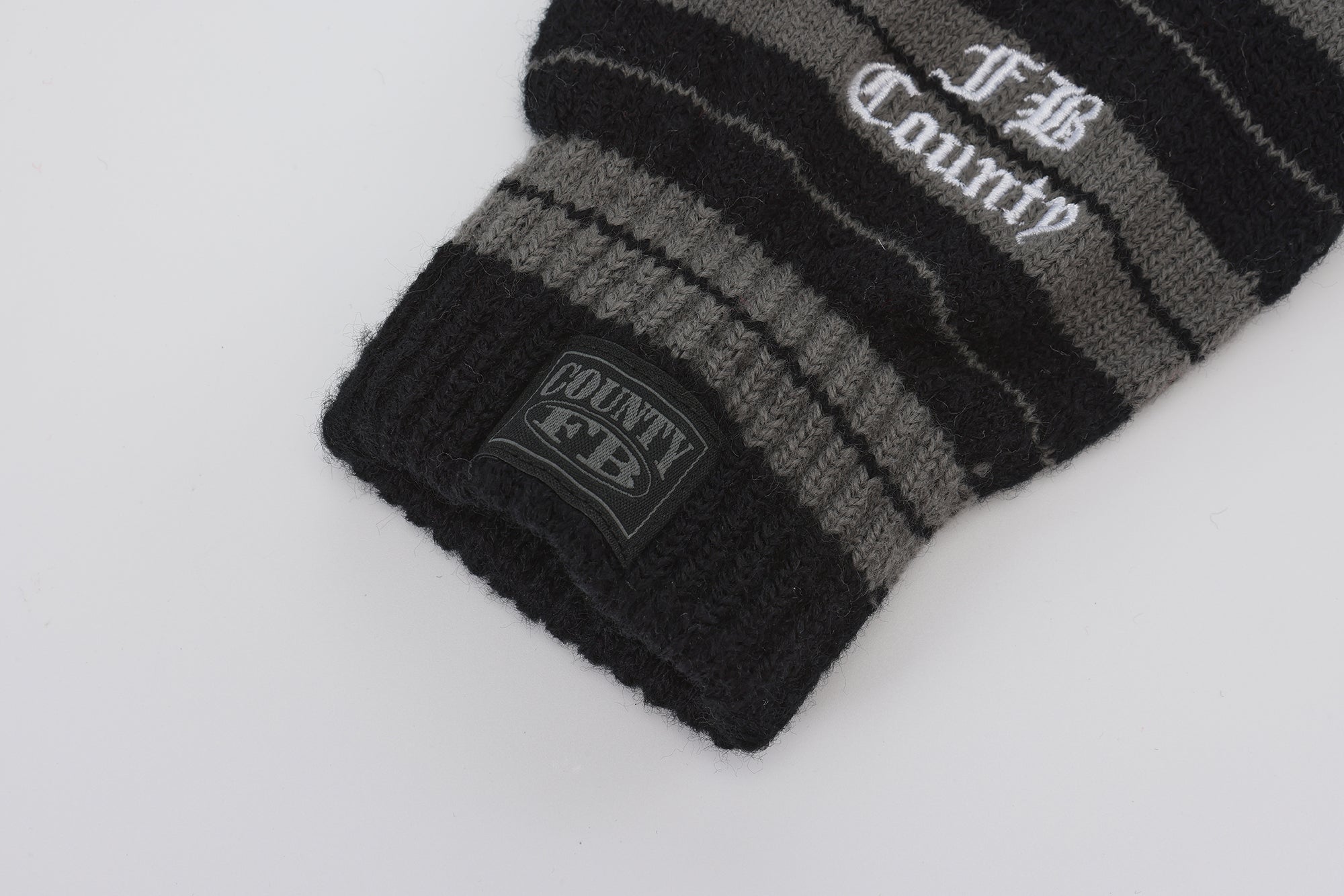 FB County Charlie Brown Knitted Gloves